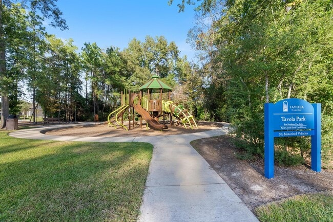 Building Photo - 18716 Laurel Hills Dr