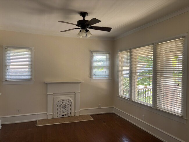 Building Photo - 113 Texas St