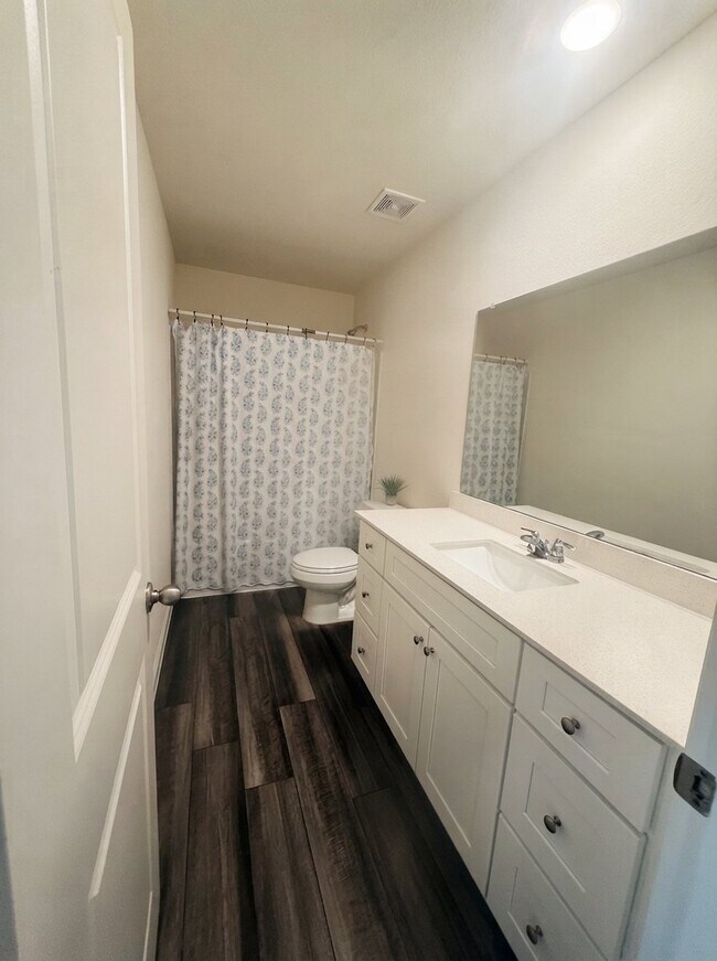 Building Photo - 21655 Cottage Ln