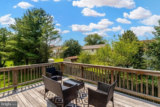 Building Photo - 8819 Hardesty Dr