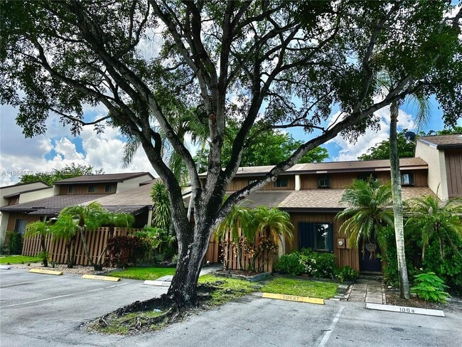 Building Photo - 4245 S Pine Island Rd