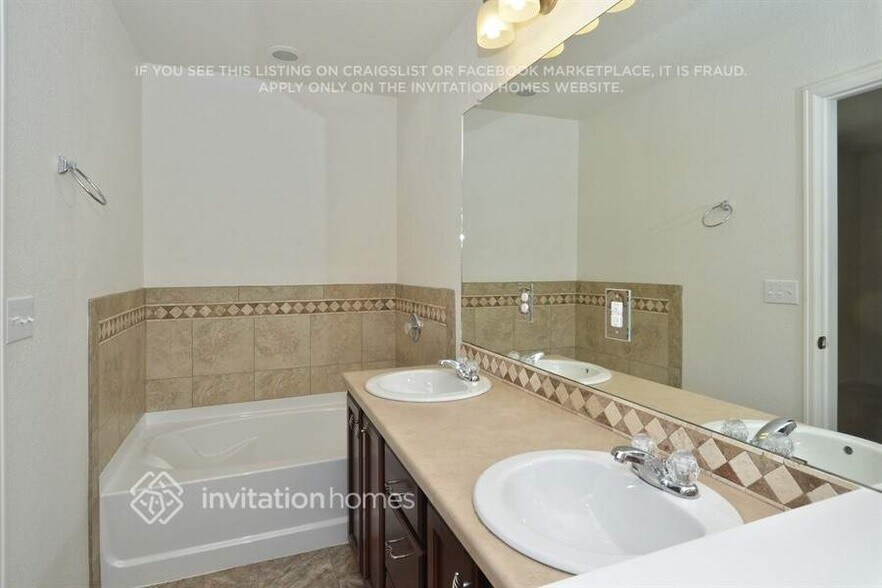 Building Photo - 20621 Randolph Pl