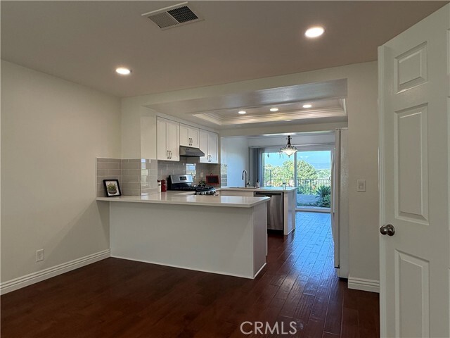 Building Photo - 9 La Quinta