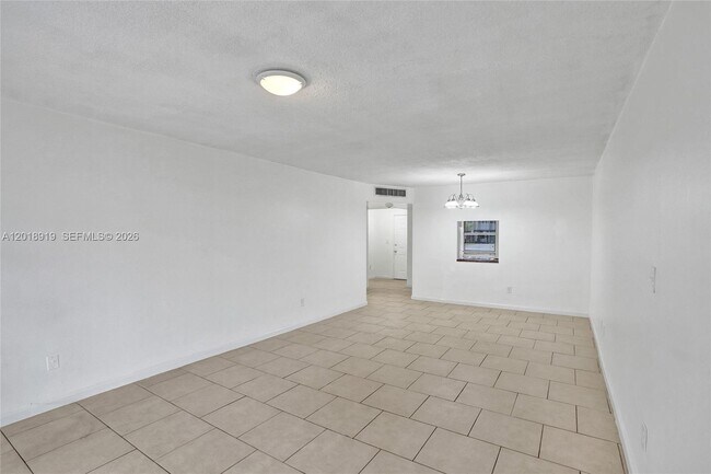 Building Photo - 1601 NE 191st St