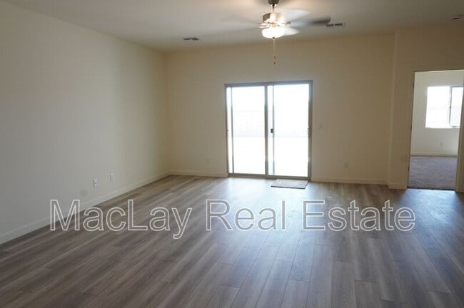 Building Photo - 4027 N Ghost Holw Wy