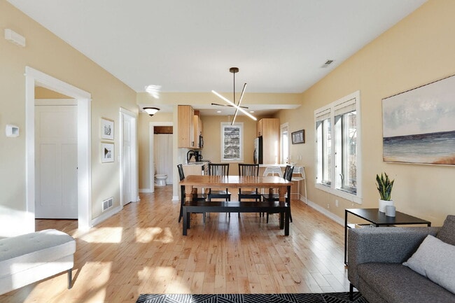 Building Photo - Charming 5-Bed Home with Hardwood Elegance in Minneapolis