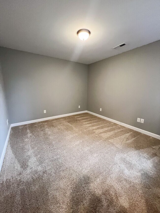 Building Photo - Single-Family Home in Hopkinsville with Fe...