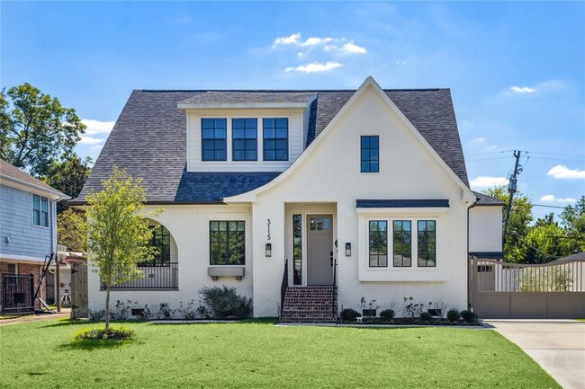 Building Photo - 3115 Castlewood St