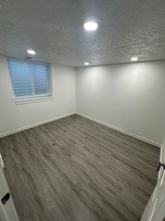 Building Photo - BEREA PROPERTY ( PRIVATE)