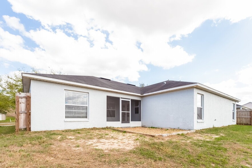 Building Photo - 819 Shore Breeze Way