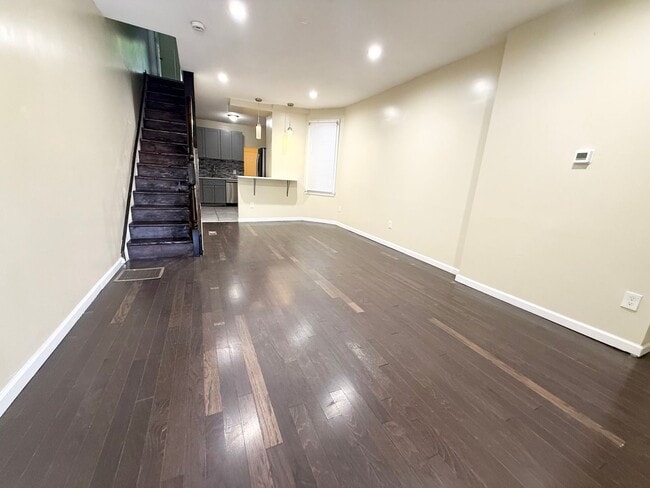 Building Photo - Gorgeous 3-Bedroom Townhome in Elmwood Park! Available NOW!