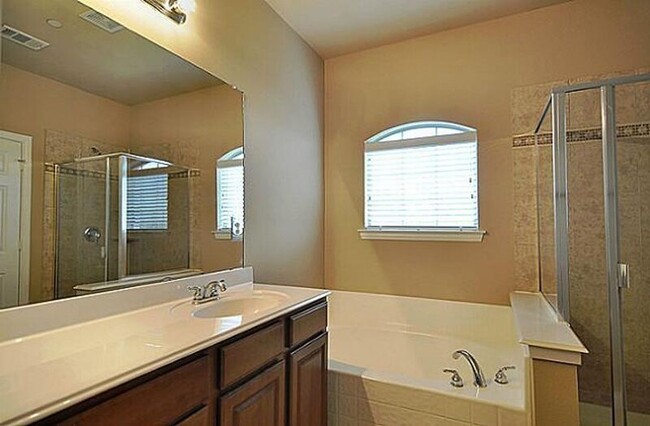 Building Photo - 5809 Antique Rose Trail