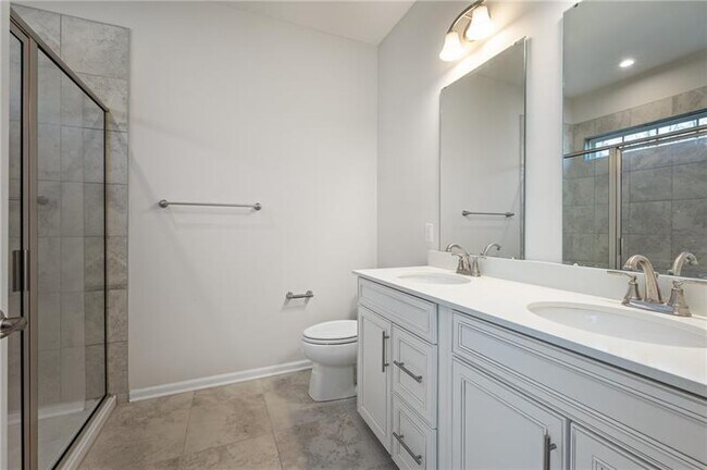 Building Photo - 204 Scenic Dr