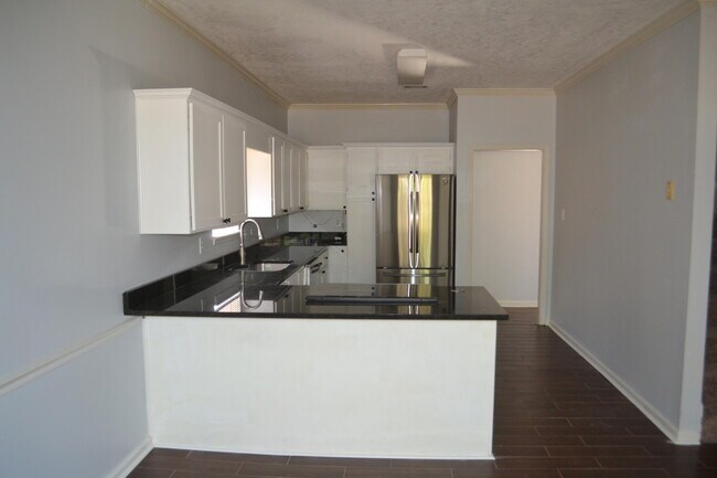 Building Photo - 4453 McManus Ct