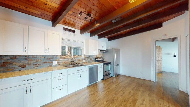 Building Photo - ***PENDING APPLICATION***Fantastic 3 Bedroom Home with Gorgeous Ocean View