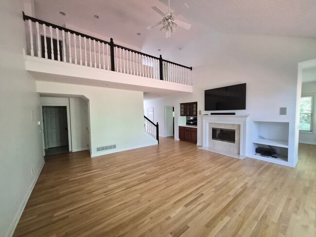 Building Photo - 6237 Muirloch Ct S