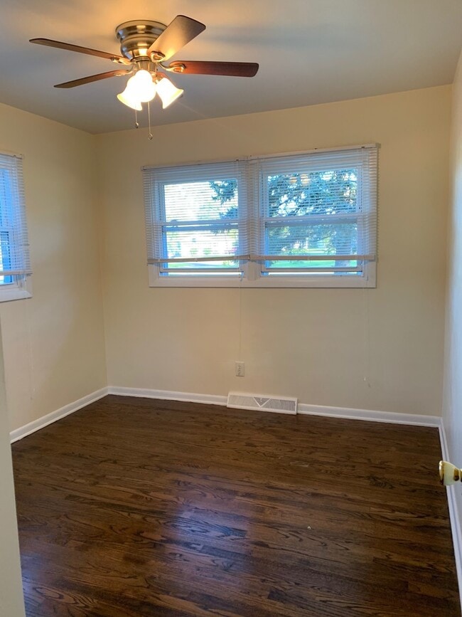 Building Photo - 311 Ventura Dr