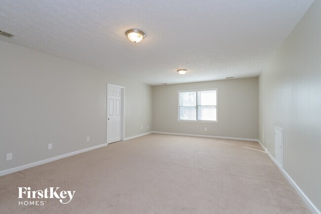 Building Photo - 6391 Flat Rock Dr