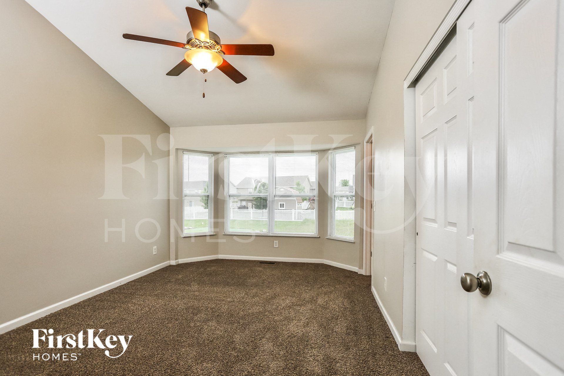 Building Photo - 322 Aspen Creek Dr