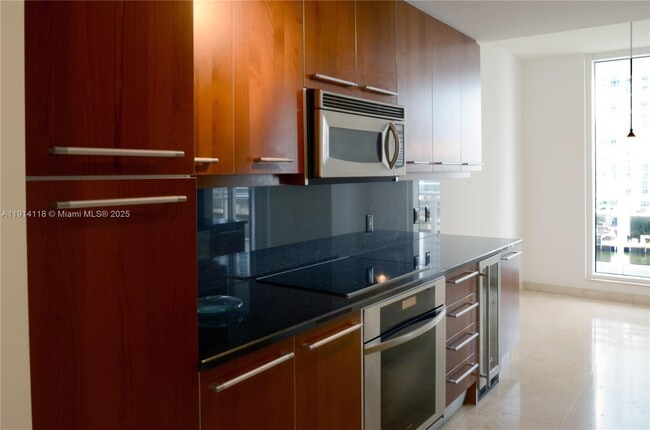 Building Photo - 901 Brickell Key Blvd