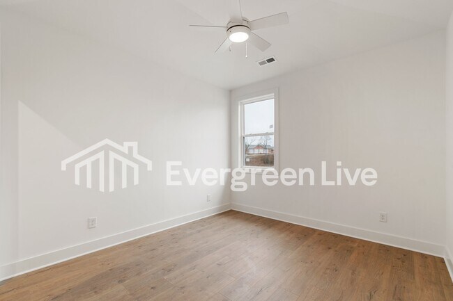 Building Photo - 129 Leggo Ave