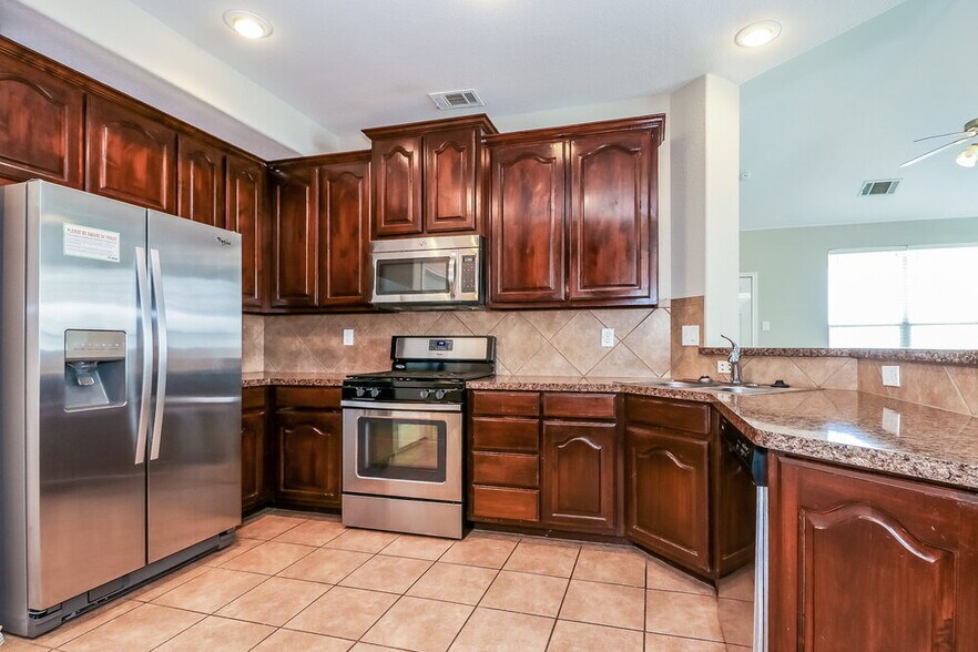 Building Photo - 5020 Cassidy Ln