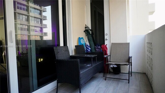 Building Photo - 1833 S Ocean Dr