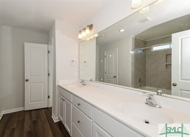 Building Photo - 106 S Trl Wy