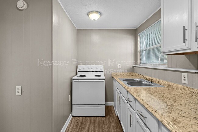 Building Photo - 116 Argyle Ave