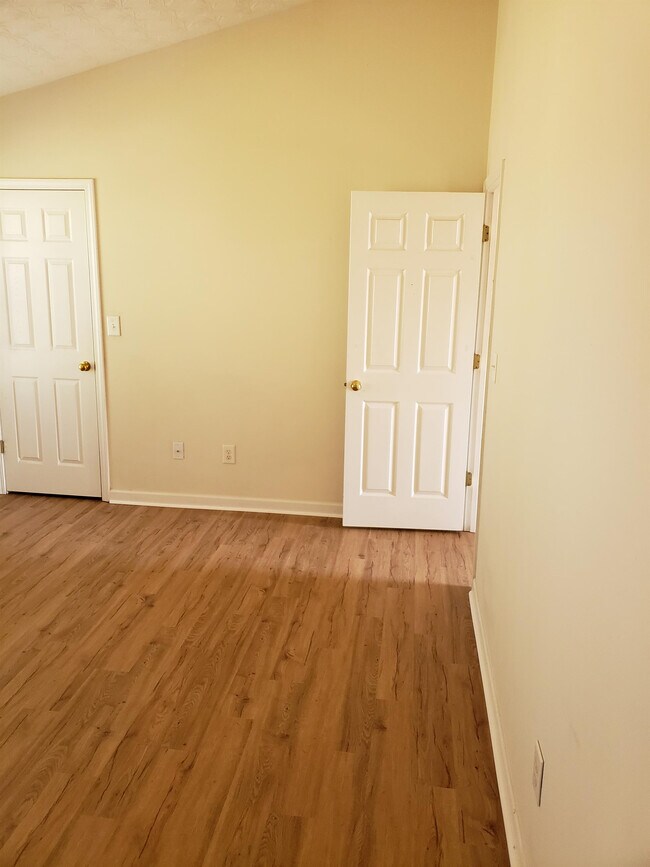 Building Photo - 103 Timber Ridge Dr