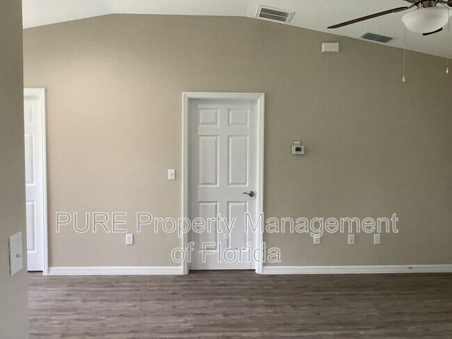 Building Photo - 15544 SW 41st Street Rd