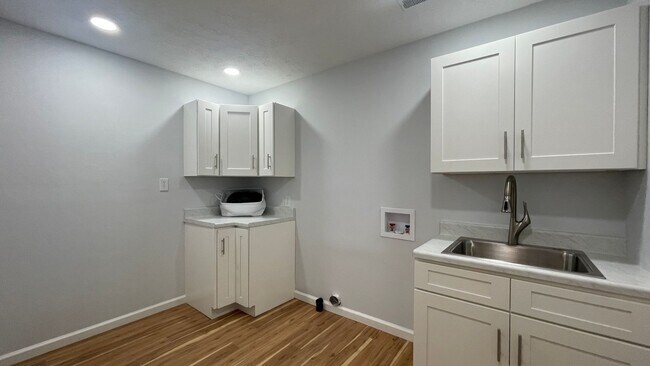 Building Photo - Knoxville (Farragut) 37934 - 4 Bedroom, 2.5 bath Home - Contact Julie Hassmann (865) 776-9549