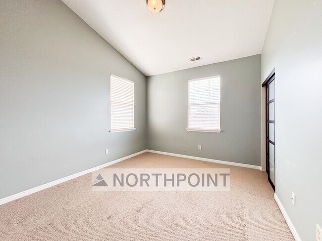 Building Photo - 3 Bed 2 Bath townhome near Jordan River Park!