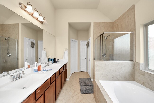 Building Photo - 20626 Bandrock Terrace