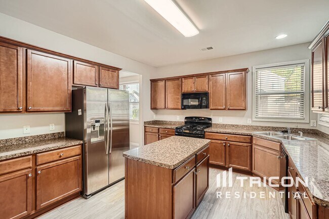 Building Photo - 3952 Margaux Dr