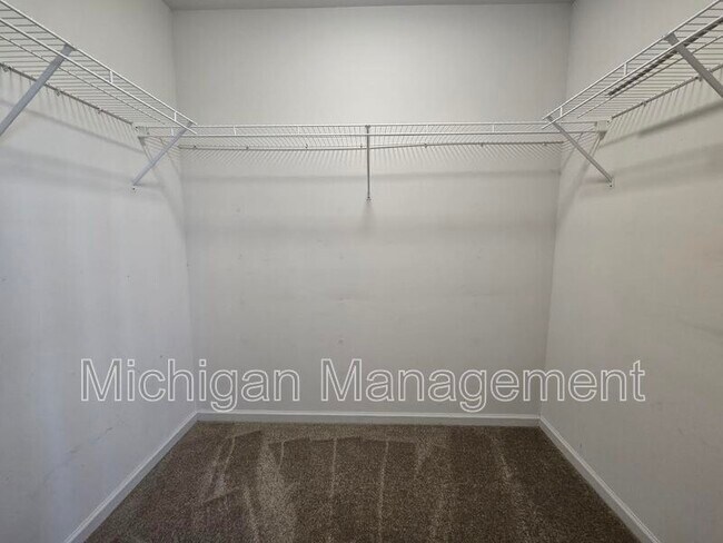 Building Photo - 2740 Barclay Way