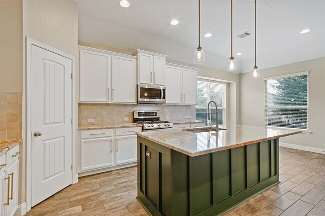 Building Photo - 3556 Woods Estates Dr