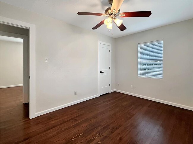 Building Photo - 5606 Samuel Huston Ave