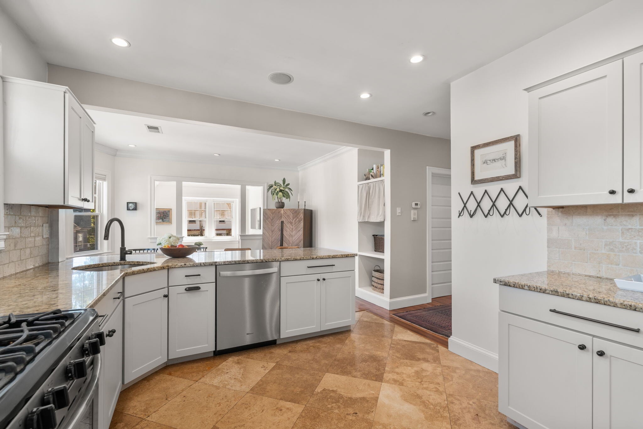 Building Photo - 22 S Walter St