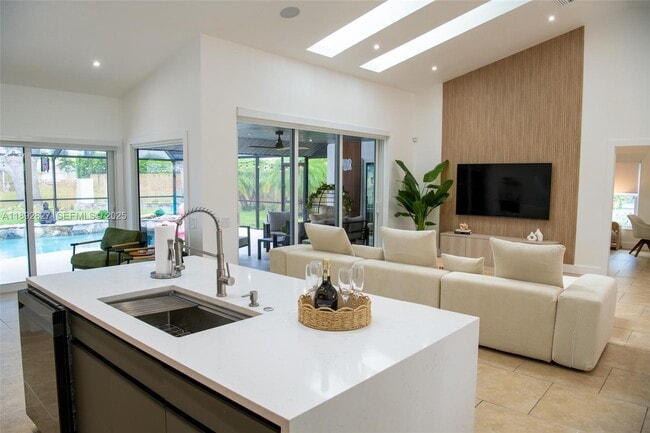 Building Photo - 1010 Joyce Ct