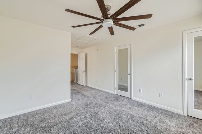 Building Photo - Stylish 3BR Townhome in Prime Central SD –...
