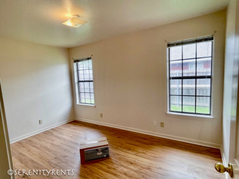 Building Photo - 5209 Morning Glen Ln
