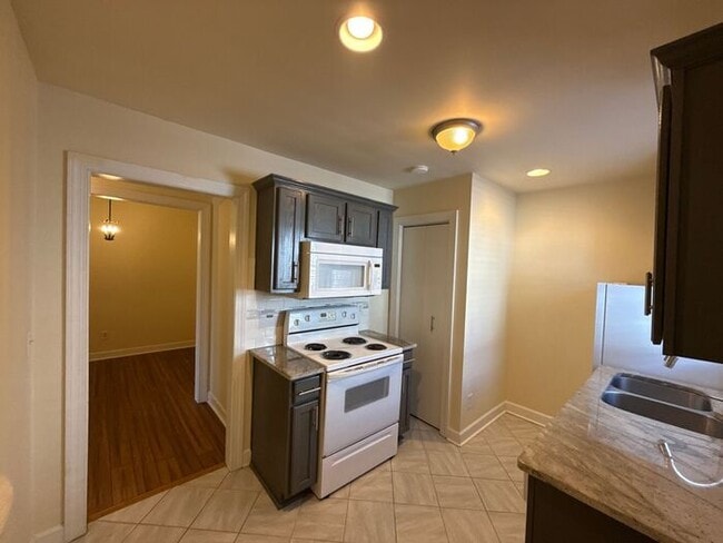 Building Photo - T.R. Lawing Realty Property