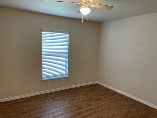 Building Photo - 8118 Juniper Rd