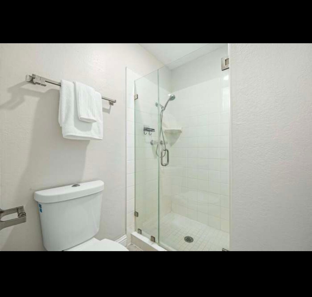 Building Photo - 310 Tradewinds Dr