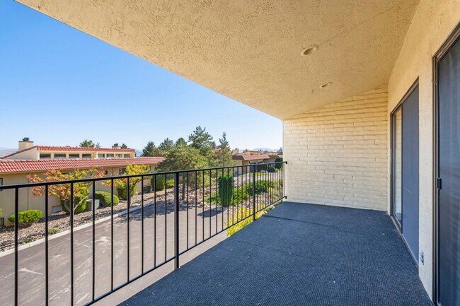 Building Photo - 3447 Skyline Blvd