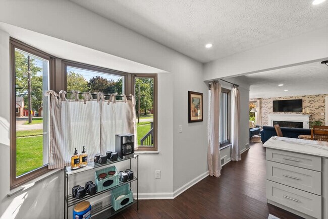 Building Photo - 6430 Olde York Rd