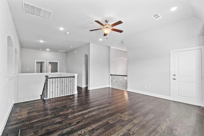 Building Photo - 138 Spanish Bluebell Dr