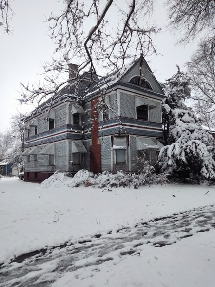 Primary Photo - 816 W William St