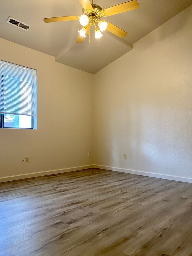 Building Photo - 3649 Canyon Loop